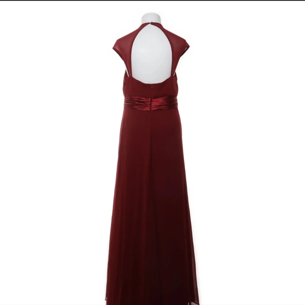 NWT Bridesmaid dress Burgandy Every Pretty Size 6 - Picture 2 of 7